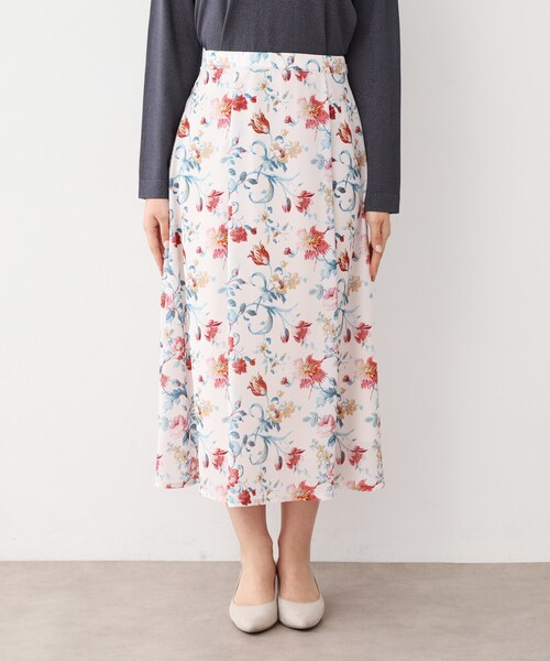 LAURA ASHLEY(ローラアシュレイ)の「【洗える/同柄アイテムあり】ローザリンド柄シフォンスカート(スカート・レディース・ホワイト系1/ネイビー系・38/40)」の9枚目の写真