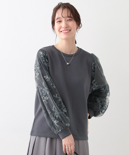 DRESKIP(ドレスキップ)の「大人上品 お袖チュール刺繍 切替トップス(Tシャツ/カットソー・レディース・アイボリー/サックスブルー/チャコールグレー・04/03/02/01)」の11枚目の写真