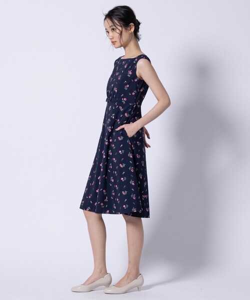 TOCCA(トッカ)の「BUD OF ROSA ドレス(ワンピース・レディース・ブルー系7/ネイビー系7・0/00/2/4/6)」の7枚目の写真