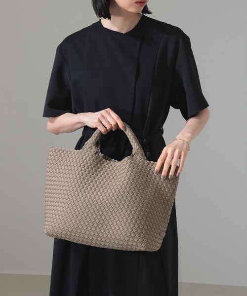 Demi-Luxe BEAMS(デミルクス ビームス)の「NAGHEDI / イントレチャート トートバッグ M(トートバッグ・レディース・ブラック/ベージュ・ONE SIZE)」の3枚目の写真