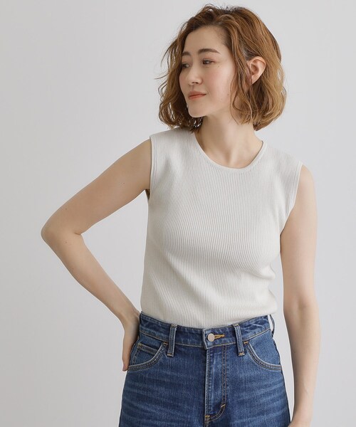 grove(グローブ)の「さりげないラメで毎日のコーデにアクセントを リブラメニットタンク(タンクトップ・レディース・オフホワイト/チャコールグレー/ベージュ/ブラック・02/03/01/04/05)」の2枚目の写真