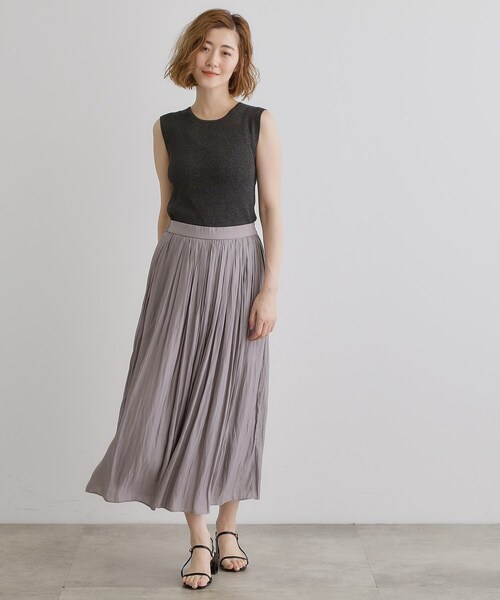 grove(グローブ)の「さりげないラメで毎日のコーデにアクセントを リブラメニットタンク(タンクトップ・レディース・オフホワイト/チャコールグレー/ベージュ/ブラック・02/03/01/04/05)」の11枚目の写真