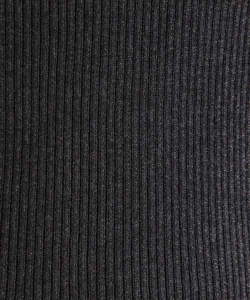 grove(グローブ)の「さりげないラメで毎日のコーデにアクセントを リブラメニットタンク(タンクトップ・レディース・オフホワイト/チャコールグレー/ベージュ/ブラック・02/03/01/04/05)」の12枚目の写真