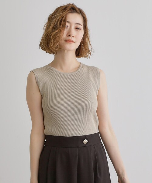 grove(グローブ)の「さりげないラメで毎日のコーデにアクセントを リブラメニットタンク(タンクトップ・レディース・オフホワイト/チャコールグレー/ベージュ/ブラック・02/03/01/04/05)」の13枚目の写真