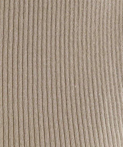 grove(グローブ)の「さりげないラメで毎日のコーデにアクセントを リブラメニットタンク(タンクトップ・レディース・オフホワイト/チャコールグレー/ベージュ/ブラック・02/03/01/04/05)」の16枚目の写真