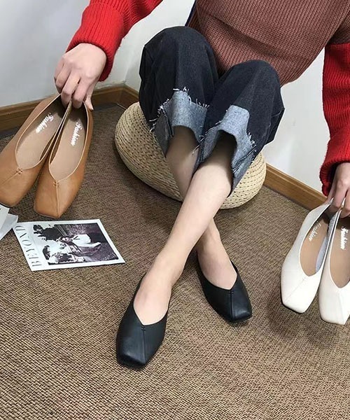 gossip!ロサンゼルス(ゴシップロサンゼルス)の「レトロ スクエアトゥ V カット グランマシューズ ソフトソール スリッポン フラットパンプス 通勤用 万能コーデ(パンプス・レディース・ブラック/オフホワイト/ブラウン・38/36/37)」の20枚目の写真