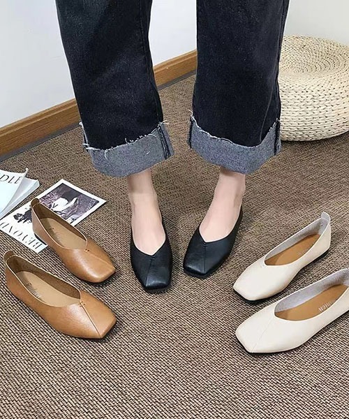 gossip!ロサンゼルス(ゴシップロサンゼルス)の「レトロ スクエアトゥ V カット グランマシューズ ソフトソール スリッポン フラットパンプス 通勤用 万能コーデ(パンプス・レディース・ブラック/オフホワイト/ブラウン・38/36/37)」の9枚目の写真
