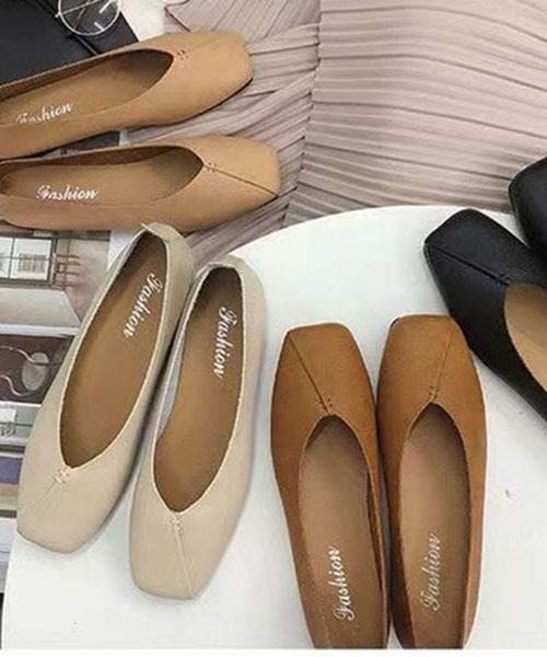 gossip!ロサンゼルス(ゴシップロサンゼルス)の「レトロ スクエアトゥ V カット グランマシューズ ソフトソール スリッポン フラットパンプス 通勤用 万能コーデ(パンプス・レディース・ブラック/オフホワイト/ブラウン・38/36/37)」の10枚目の写真