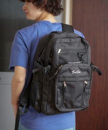 【BEN DAVIS/ベンデイビス】【15インチPC収納・多機能】ラージデイパック 7つの仕分けポケット 撥水・高耐久 ワークブランドのタフな作り