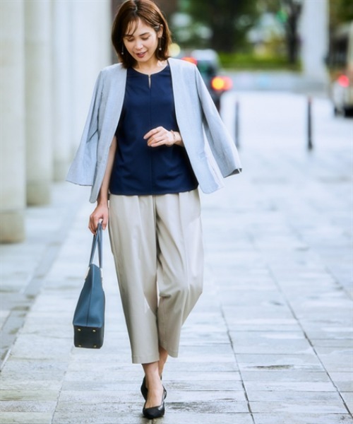 7days Life Styling（セブンデイズライフスタイリング）の「【品番振替】洗える麻調合繊７分袖ストレッチノーカラージャケット（接触冷感・防しわ・ストレッチ・UVカット）（ノーカラージャケット・レディース・ネイビー系/ライトグレー系/ベージュ系・S/M/L/LL/3L）」の4枚目の写真