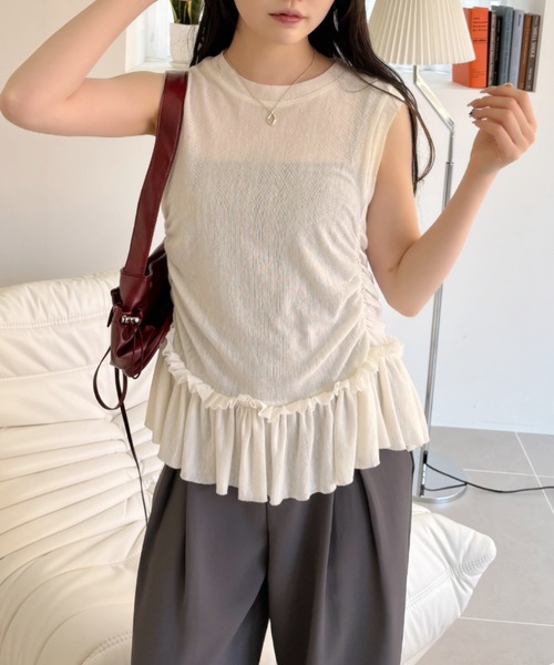 Ada.(エイダ)の「サイドシャーリング フリルノースリーブ(Tシャツ/カットソー・レディース・ホワイト/アイボリー/ダークグレー・FREE)」の2枚目の写真