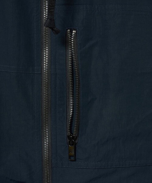 AIGLE（エーグル）の「撥水マルチポケット ナイロンジレベスト（その他アウター・メンズ・ブラック/ベージュ・S/M）」の17枚目の写真