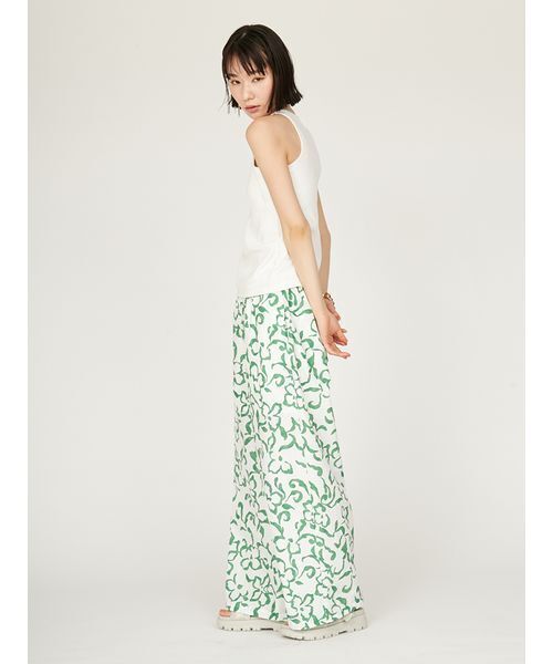 emmi（エミ）の「アートフラワー柄パンツ（その他パンツ）」 - WEAR