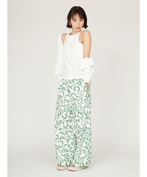 emmi（エミ）の「アートフラワー柄パンツ（その他パンツ）」 - WEAR