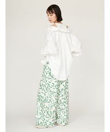 emmi（エミ）の「アートフラワー柄パンツ（その他パンツ）」 - WEAR
