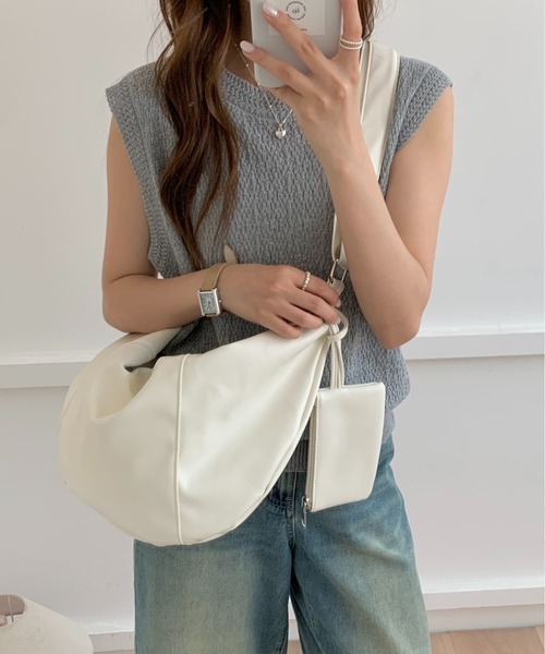 FINEnough(ファインナフ)の「小物入れポーチ付き肩掛けショルダーバッグ(ショルダーバッグ・レディース・イエロー/ブルー/ホワイト/ベージュ/ブラック・FREE)」の10枚目の写真