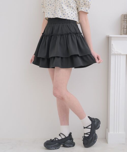 ems excite（エムズエキサイト）の「【新色追加】ギャザー2段フレアミニSK（スカート・レディース・オフホワイト/ブラック/ベージュ/ブルー・FREE）」の22枚目の写真