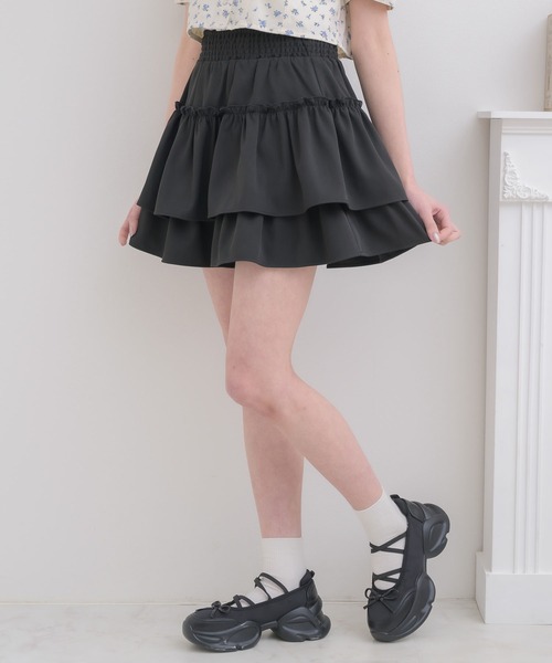 ems excite（エムズエキサイト）の「【新色追加】ギャザー2段フレアミニSK（スカート・レディース・オフホワイト/ブラック/ベージュ/ブルー・FREE）」の2枚目の写真