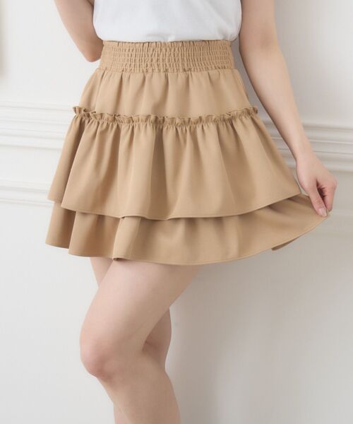 ems excite（エムズエキサイト）の「【新色追加】ギャザー2段フレアミニSK（スカート・レディース・オフホワイト/ブラック/ベージュ/ブルー・FREE）」の6枚目の写真