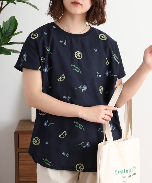Quelle Chance（ケルシャンス）の「前身布帛刺しゅう切替プルオーバー（Tシャツ/カットソー・レディース・ネイビー系/ホワイト系/ホワイト/ネイビー・M）」の7枚目の写真