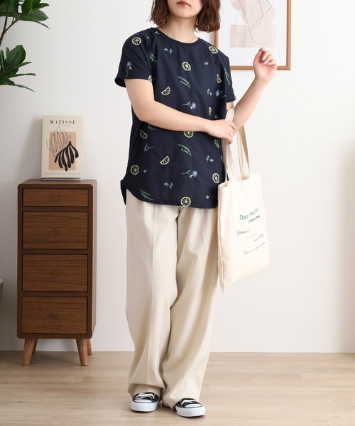 Quelle Chance（ケルシャンス）の「前身布帛刺しゅう切替プルオーバー（Tシャツ/カットソー・レディース・ネイビー系/ホワイト系/ホワイト/ネイビー・M）」の8枚目の写真