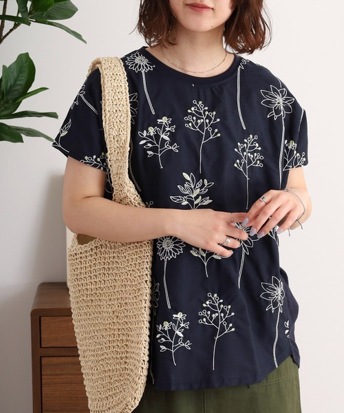 Quelle Chance（ケルシャンス）の「前身布帛刺しゅう切替プルオーバー（Tシャツ/カットソー・レディース・ネイビー系/ホワイト系/ホワイト/ネイビー・M）」の9枚目の写真