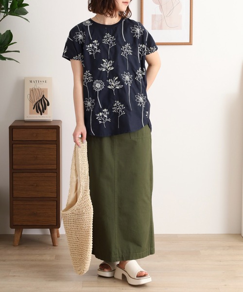 Quelle Chance（ケルシャンス）の「前身布帛刺しゅう切替プルオーバー（Tシャツ/カットソー・レディース・ネイビー系/ホワイト系/ホワイト/ネイビー・M）」の12枚目の写真
