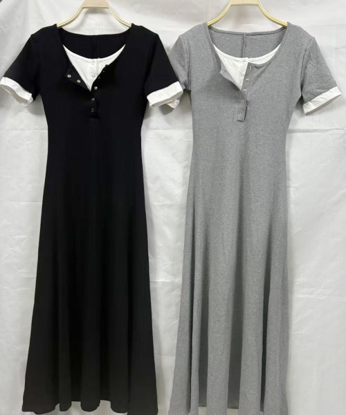 VIVID LADY(ビビッドレディー)の「レイヤード風 ロングワンピース Aライン(ワンピース・レディース・ブラック/グレー・MEDIUM/LARGE)」の8枚目の写真