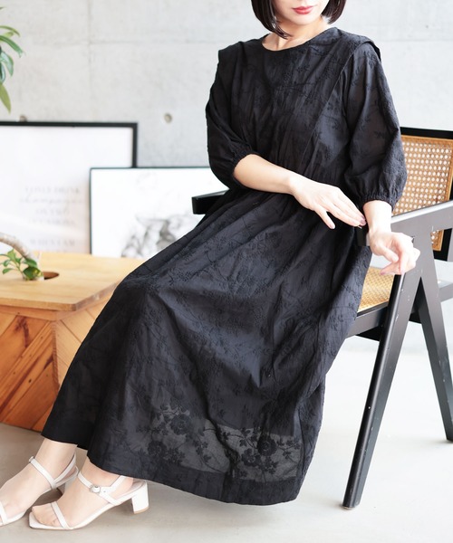 Ruwan yu(ルワンユー)の「花刺繍ショルダータックワンピース【大きいサイズ対応】(ワンピース・レディース・ブラック・LL/L/4L/3L)」の17枚目の写真