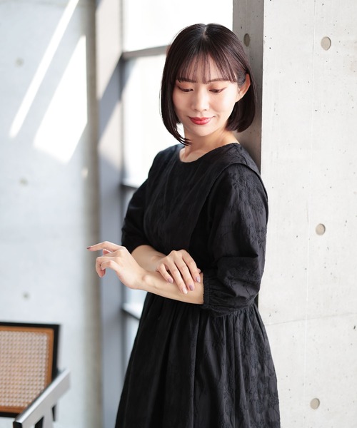 Ruwan yu(ルワンユー)の「花刺繍ショルダータックワンピース【大きいサイズ対応】(ワンピース・レディース・ブラック・LL/L/4L/3L)」の18枚目の写真