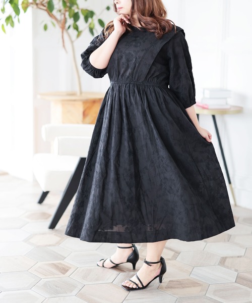Ruwan yu(ルワンユー)の「花刺繍ショルダータックワンピース【大きいサイズ対応】(ワンピース・レディース・ブラック・LL/L/4L/3L)」の6枚目の写真