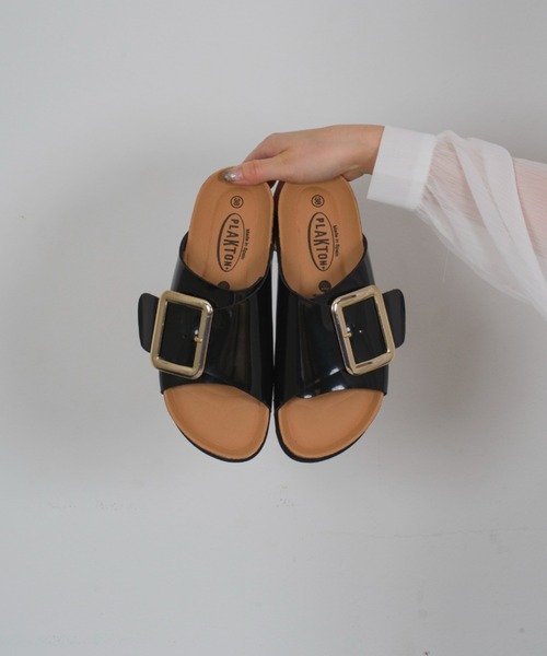 PLAKTON（プラクトン）の「【PLAKTON/プラクトン】ビッグバックル サンダル フラットサンダル（サンダル・レディース・ブラック・37/38/36）」の4枚目の写真