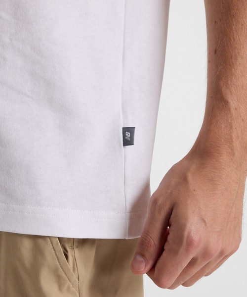 NEW BALANCE(ニューバランス)の「New Balance X Drake Cereal Room ショートスリーブTシャツ(Tシャツ/カットソー・メンズ・ホワイト/アイボリー・SMALL/MEDIUM/LARGE/X-LARGE/XX-LARGE)」の7枚目の写真
