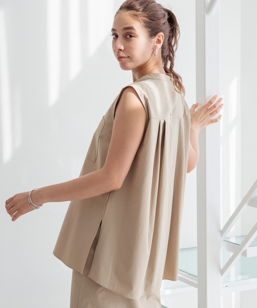 HEREIAM（ヘレイアム）の「【HEREIAM】接触冷感&イージーケア/COOLマテリアルノースリーブ（シャツ/ブラウス・レディース・ベージュ/ブラック/オフホワイト・FREE）」の16枚目の写真