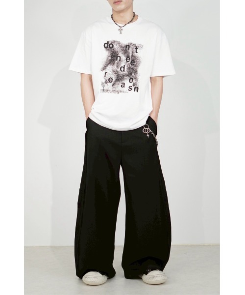 Chikashitsu +（チカシツプラス）の「【Chikashitsu +】gradation logo graphic t-shirt / 【チカシツプラス】グラデーショングラフィックロゴプリント半袖Tシャツ（Tシャツ/カットソー・メンズ・ブラック/ホワイト/チャコール・ONE SIZE）」の4枚目の写真