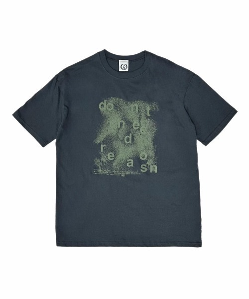 Chikashitsu +(チカシツプラス)の「【Chikashitsu +】gradation logo graphic t-shirt / 【チカシツプラス】グラデーショングラフィックロゴプリント半袖Tシャツ(Tシャツ/カットソー・メンズ・ブラック/ホワイト/チャコール・ONE SIZE)」の22枚目の写真