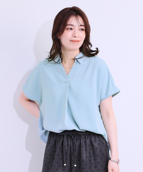 SHOO・LA・RUE（シューラルー）の「【洗える/S-LL/プチプラ】さらっとすっきりきれい見え スキッパーブラウス（シャツ/ブラウス・レディース・ライトオレンジ系/サックスブルー/ネイビー/ホワイト・01/04/02/03）」の13枚目の写真