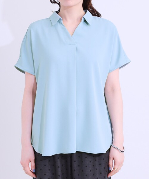 SHOO・LA・RUE（シューラルー）の「【洗える/S-LL/プチプラ】さらっとすっきりきれい見え スキッパーブラウス（シャツ/ブラウス・レディース・ライトオレンジ系/サックスブルー/ネイビー/ホワイト・01/04/02/03）」の17枚目の写真