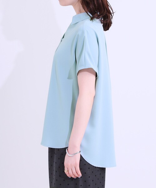 SHOO・LA・RUE（シューラルー）の「【洗える/S-LL/プチプラ】さらっとすっきりきれい見え スキッパーブラウス（シャツ/ブラウス・レディース・ライトオレンジ系/サックスブルー/ネイビー/ホワイト・01/04/02/03）」の18枚目の写真