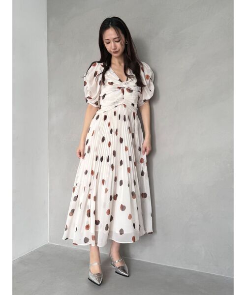 OUNNOUN（オウンノウン）の「【OUNNOUN】ドットプリーツワンピース（ワンピース・レディース・アイボリー/ブラック・MEDIUM/SMALL）」の14枚目の写真