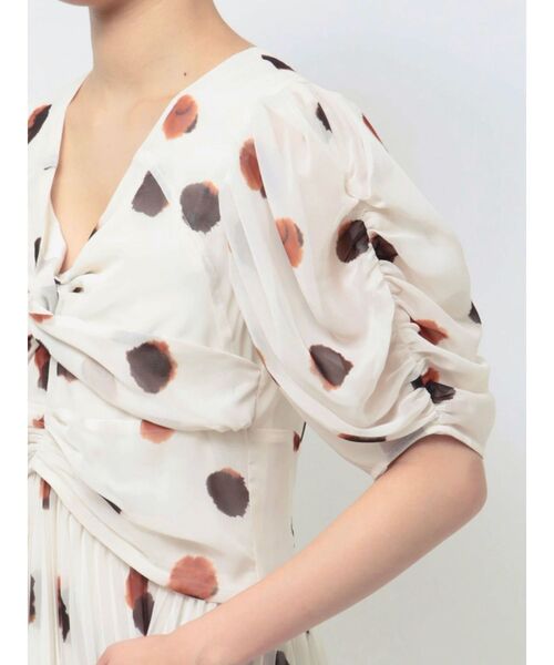 OUNNOUN（オウンノウン）の「【OUNNOUN】ドットプリーツワンピース（ワンピース・レディース・アイボリー/ブラック・MEDIUM/SMALL）」の4枚目の写真