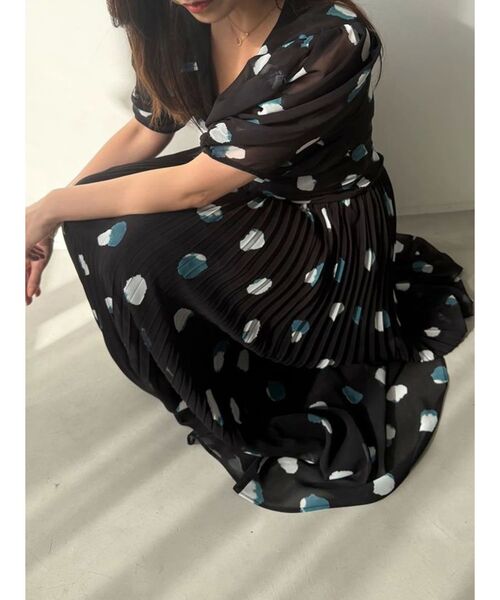 OUNNOUN（オウンノウン）の「【OUNNOUN】ドットプリーツワンピース（ワンピース・レディース・アイボリー/ブラック・MEDIUM/SMALL）」の10枚目の写真