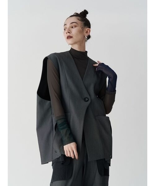 UN3D.（アンスリード）の「HALF BI-COLOR SLEEVE TULLE TOP / ハーフバイカラースリーブチュールトップ（Tシャツ/カットソー・レディース・グレー/ブラック・FREE）」の12枚目の写真