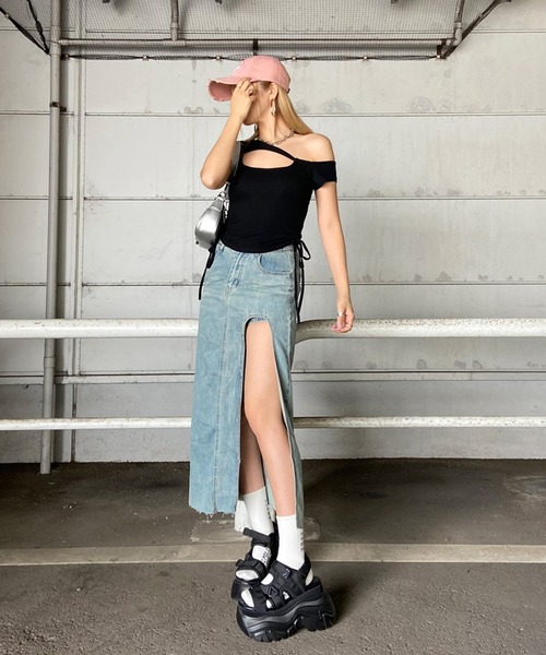 non-hedge(ノンヘッジ)の「カットワークワンショルダーショート丈トップス(Tシャツ/カットソー・レディース・オフホワイト/グレー/ブラック・FREE)」の9枚目の写真
