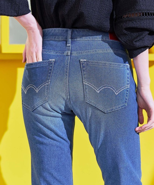 EDWIN(エドウィン)の「EDWIN LADIES ジャージーズ COOL スリムストレートデニムパンツ【涼】【速乾/ドライタッチ/蒸れにくい/軽量/夏用】(デニムパンツ・レディース・ライトインディゴブルー/ダークインディゴブルー・MEDIUM/X-SMALL/SMALL/LARGE)」の4枚目の写真