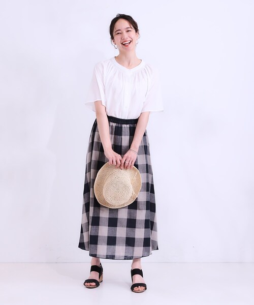 SHOO・LA・RUE(シューラルー)の「◆体型カバーも叶う 大人上品なコットンボイルブラウス(シャツ/ブラウス・レディース・オフホワイト/ネイビー/グリーン系・01/04/03/02)」の18枚目の写真