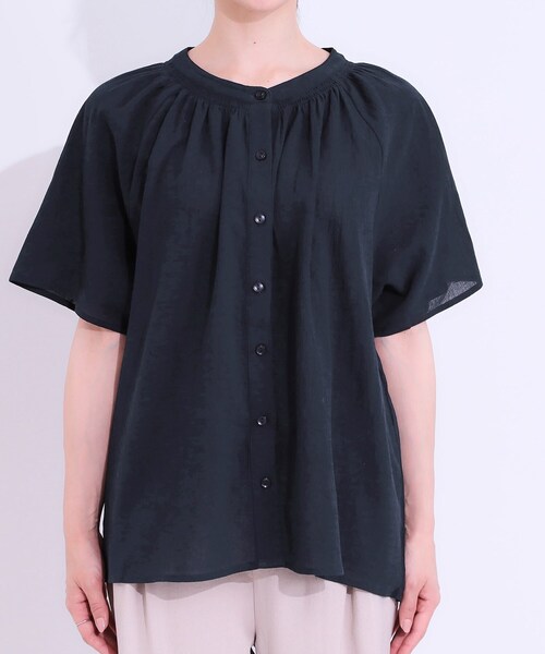 SHOO・LA・RUE(シューラルー)の「◆体型カバーも叶う 大人上品なコットンボイルブラウス(シャツ/ブラウス・レディース・オフホワイト/ネイビー/グリーン系・01/04/03/02)」の6枚目の写真