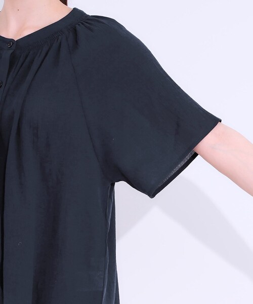 SHOO・LA・RUE(シューラルー)の「◆体型カバーも叶う 大人上品なコットンボイルブラウス(シャツ/ブラウス・レディース・オフホワイト/ネイビー/グリーン系・01/04/03/02)」の10枚目の写真