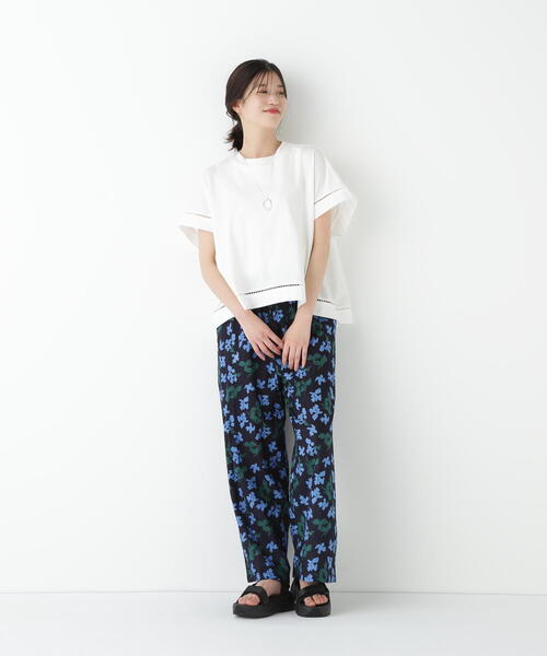 human woman(ヒューマンウーマン)の「◆布帛ドッキング半袖プルオーバー(Tシャツ/カットソー・レディース・ホワイト/ネイビー/ブルー・MEDIUM)」の5枚目の写真