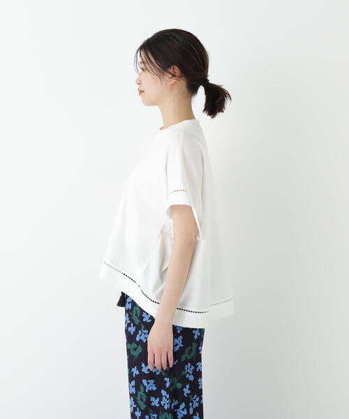 human woman(ヒューマンウーマン)の「◆布帛ドッキング半袖プルオーバー(Tシャツ/カットソー・レディース・ホワイト/ネイビー/ブルー・MEDIUM)」の7枚目の写真